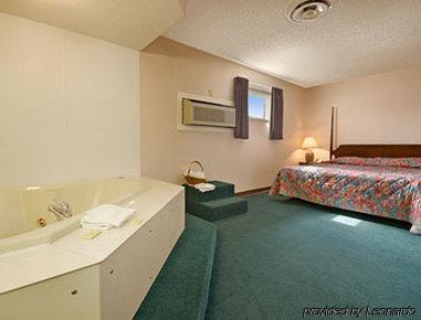 Days Inn By Wyndham Fremont Room photo